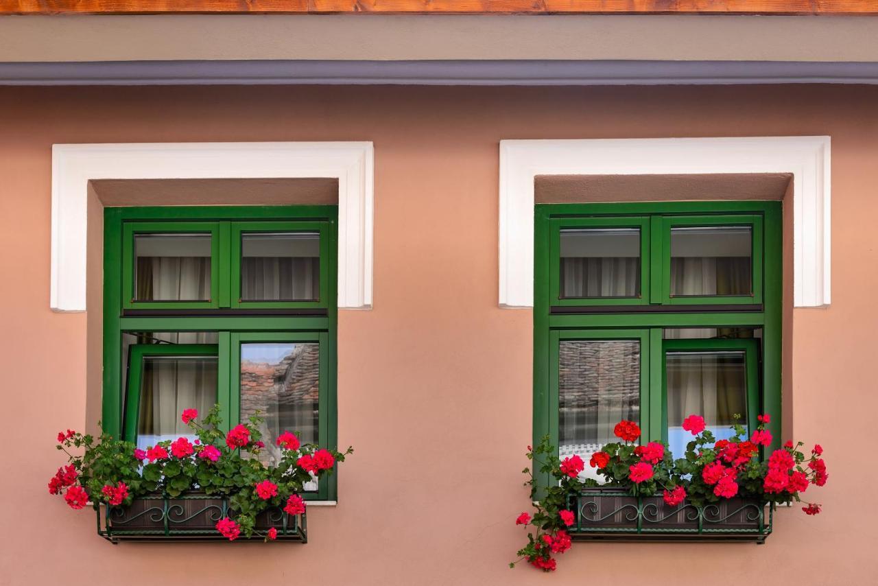 الشقق الفندقية Blumenhaus سيبيو المظهر الخارجي الصورة