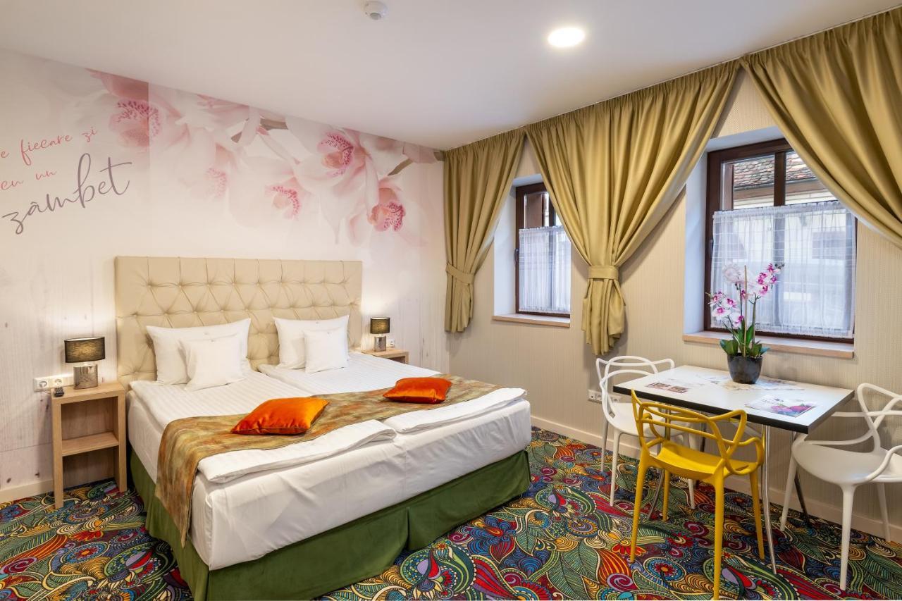 الشقق الفندقية Blumenhaus سيبيو المظهر الخارجي الصورة